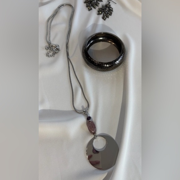 Hammered Black Jewelry Lot- Pendant, Bangle & Cascading Hook Earrings - Picture 1 of 8